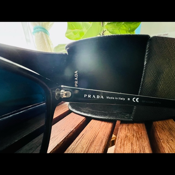 Very good condition. Rarely used sunglasses. - Picture 3 of 9